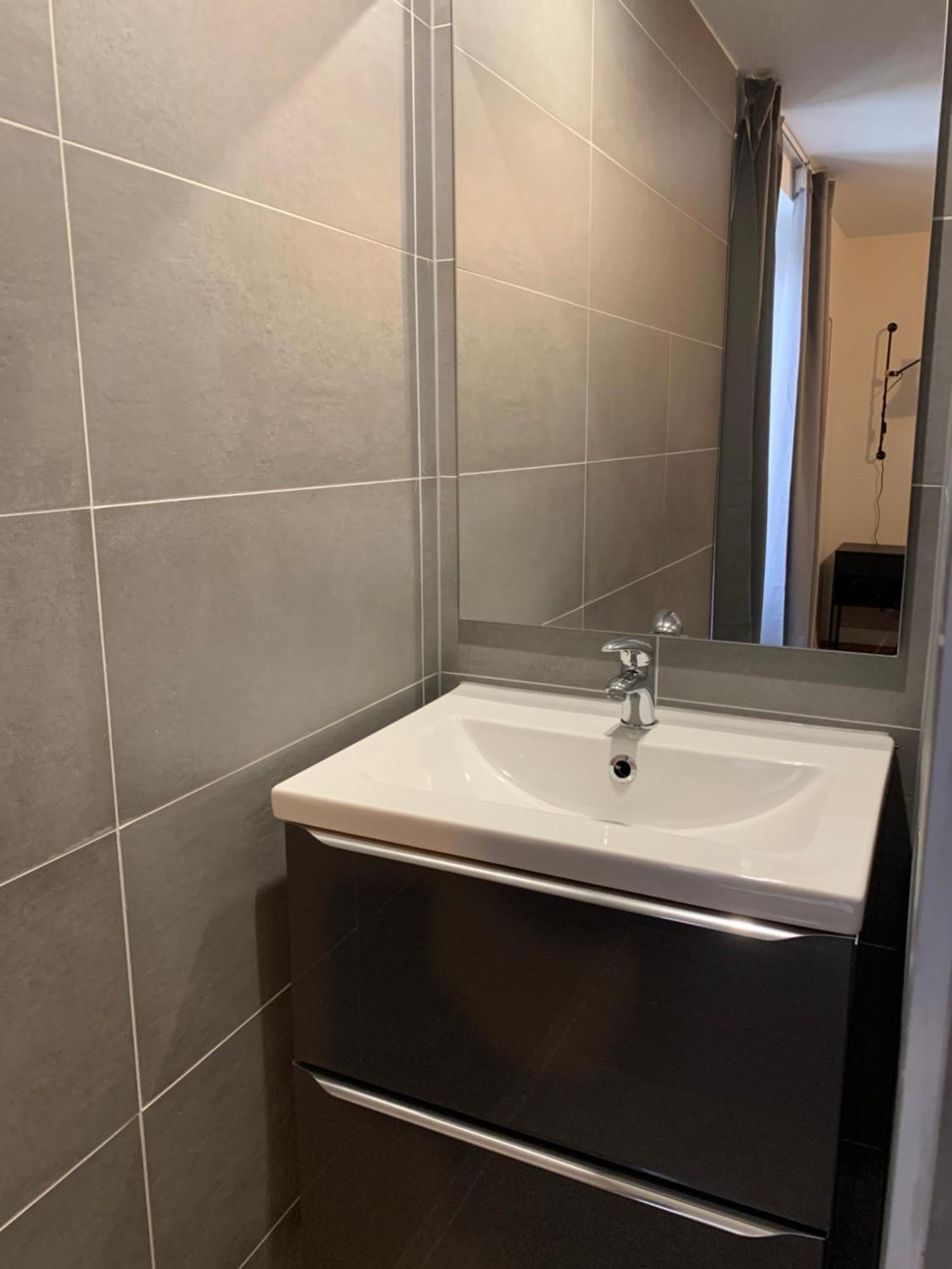 Elegant F2 Luxueux Proche Suisse
